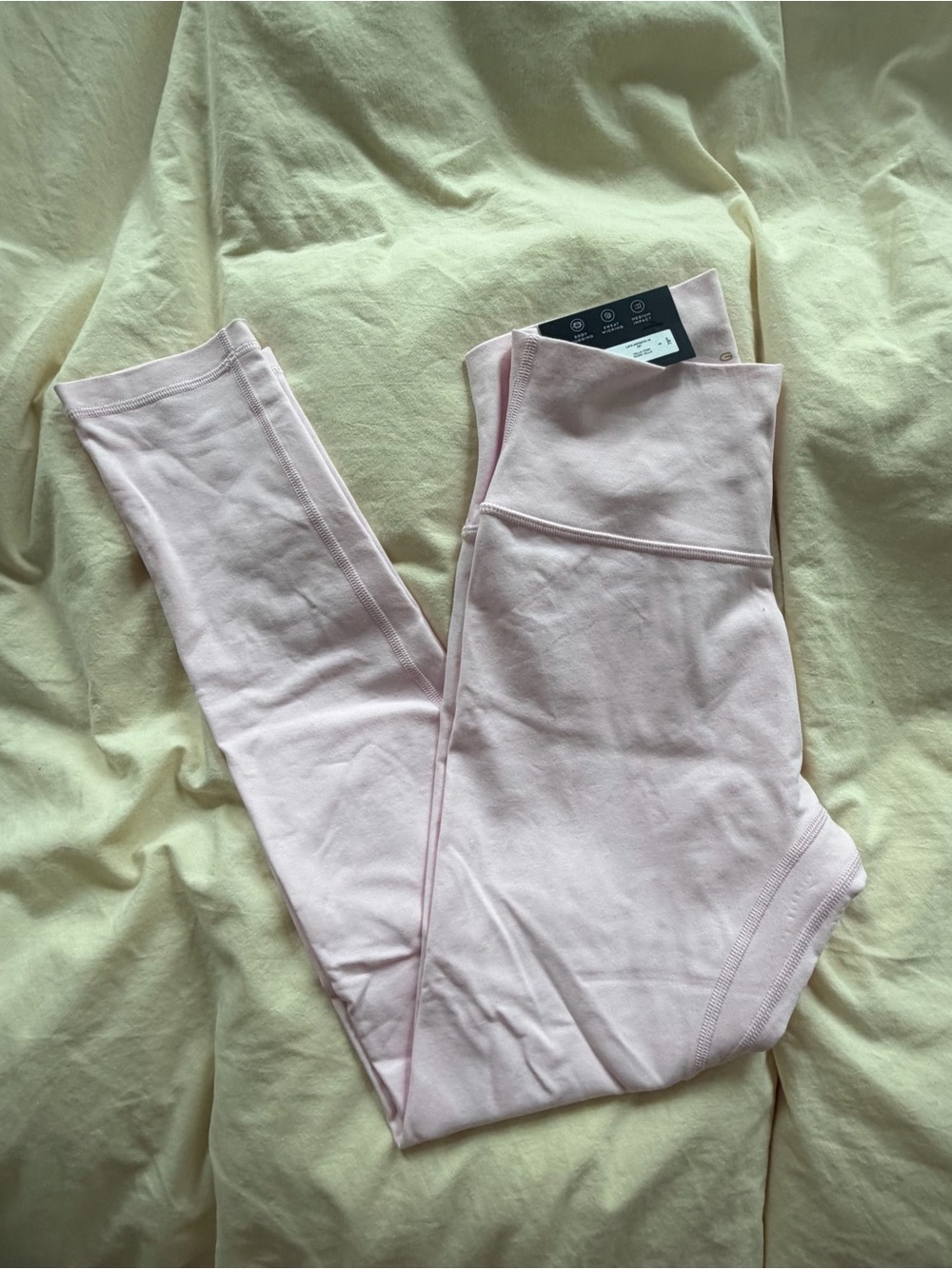 NWT Aritzia Golden Life Infinite Hi Villa Pink Leggings